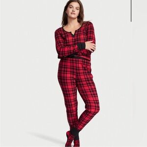 VICTORIA'S SECRET Thermal Long Pajama Set Red Black Plaid small